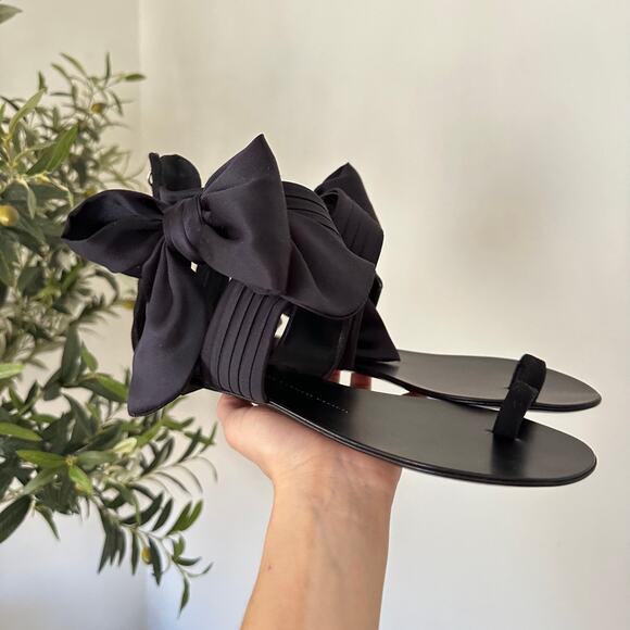 Giuseppe Zanotti Satin Toe Ring Bow Detail Flat Sandals Black 38.5 - Picture 2 of 8
